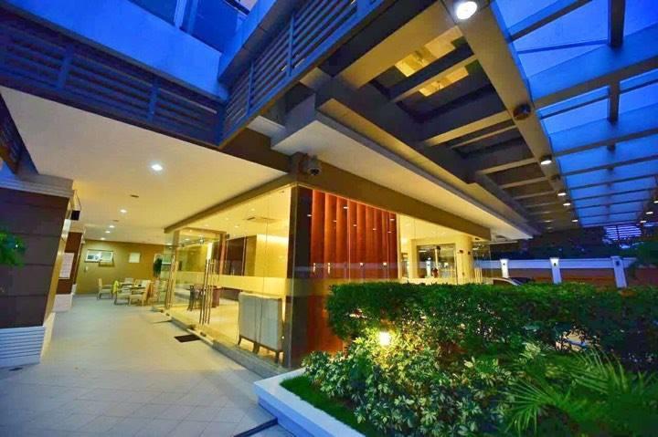 Padgett Place Prime Suites Cebu Dış mekan fotoğraf