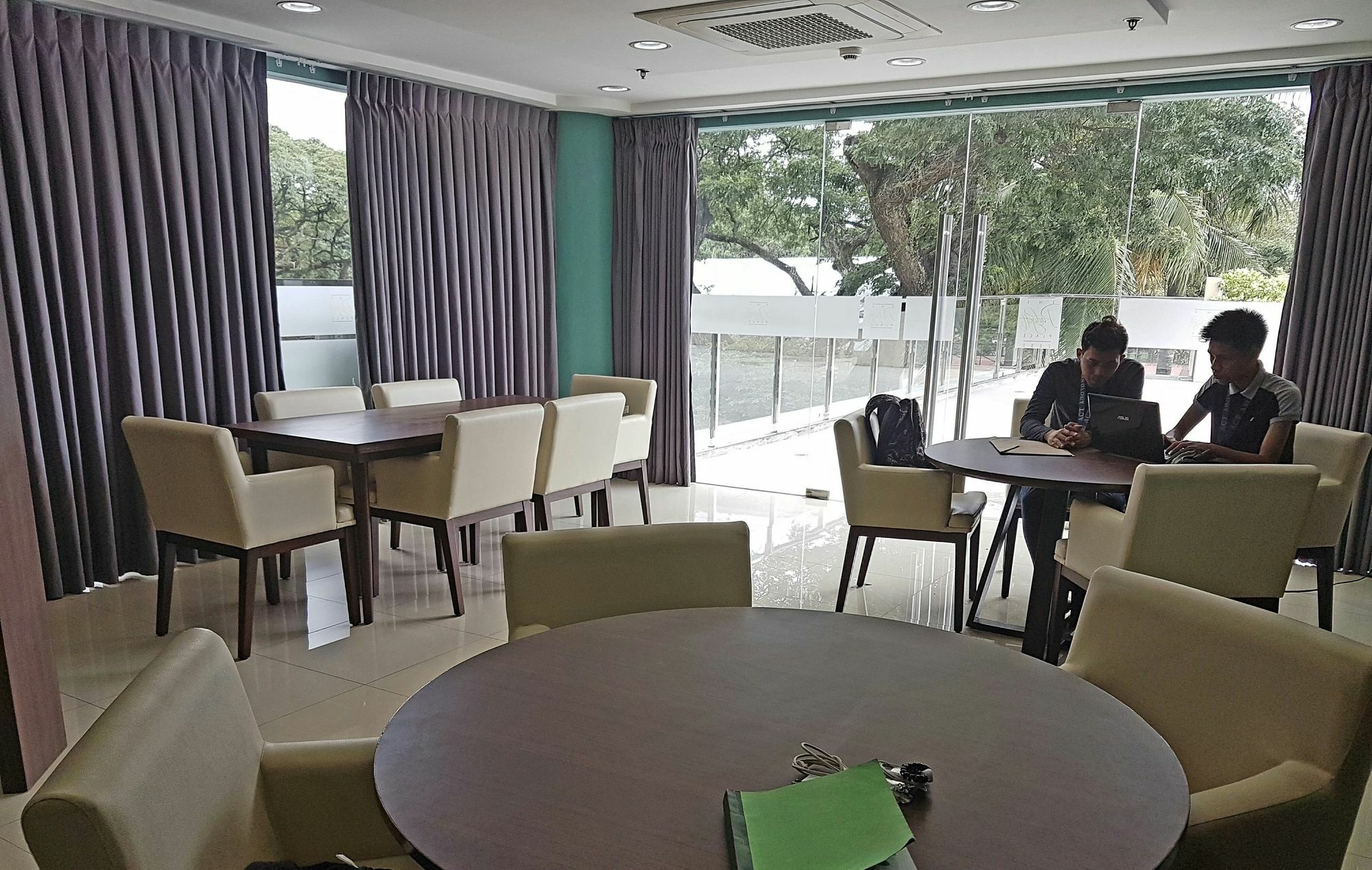 Padgett Place Prime Suites Cebu Dış mekan fotoğraf