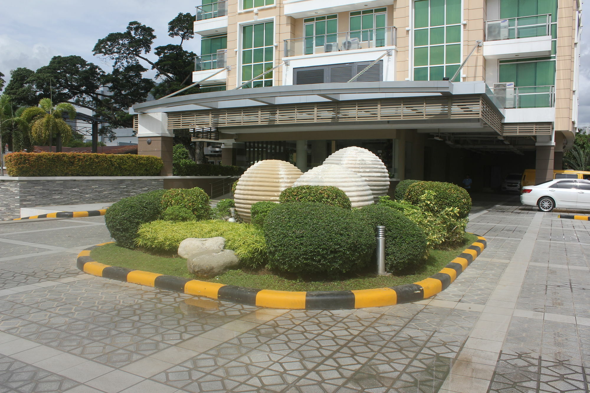 Padgett Place Prime Suites Cebu Dış mekan fotoğraf